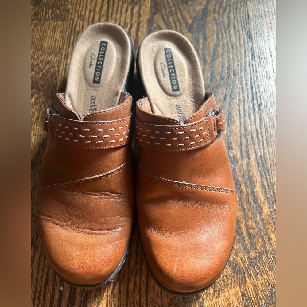 Clarks collection. Slip on clogs/mules sz 8M